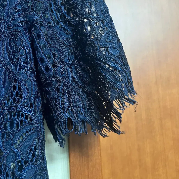 [BUNJANG] Maje Lace Top Navy (Size 1) / maje 레이스 상의 네이비 (사이즈 1)