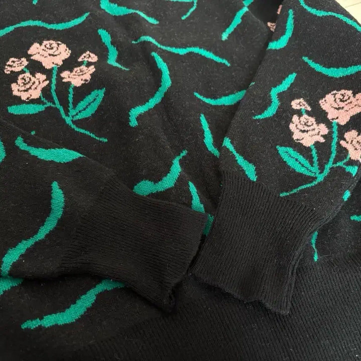 [BUNJANG] Sienne Rose Pattern Cardigan / 시눈 로즈 패턴 가디건