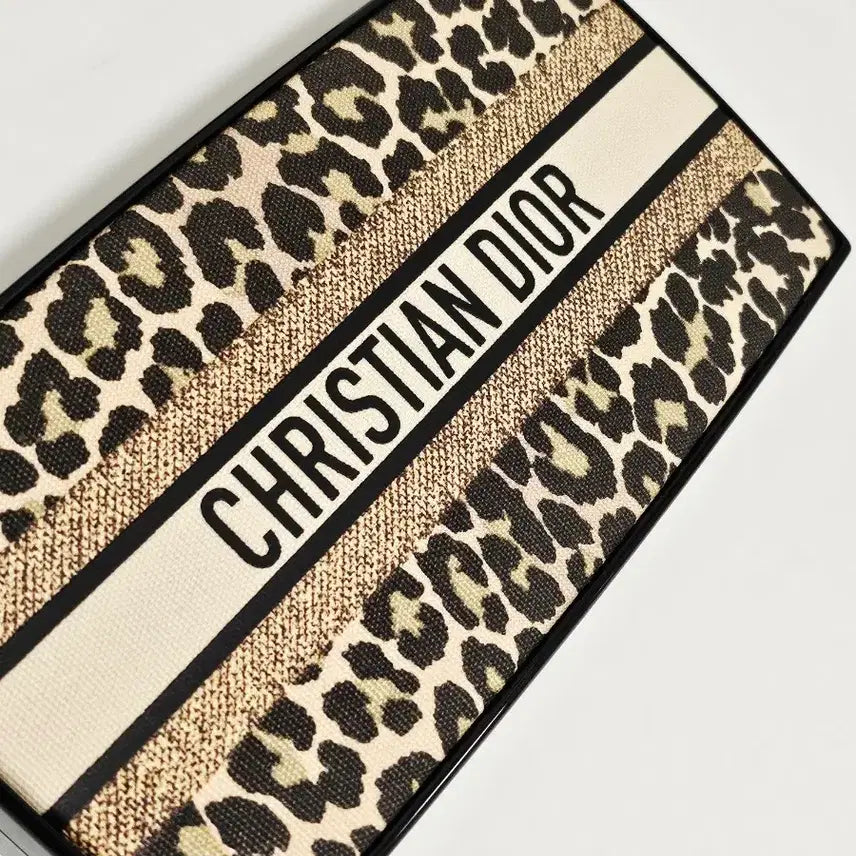 [BUNJANG] Dior DiorShow 10 Couleurs Eyeshadow Palette Leopard / 디올 디올쇼 10꿀뢰르 아이섀도우 팔레트 레오파드