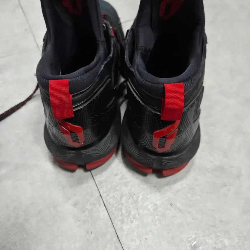 [BUNJANG] Adidas Damian Lillard 2.0 Basketball Shoes / 아디다스 데미안 릴라드2,0데임2,0농구화260