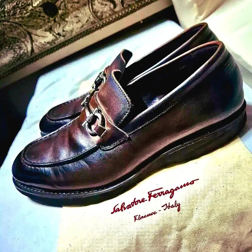 [BUNJANG] Salvatore Ferragamo Dark Brown Gancini Loafers (Size 42) / 젊은감성 살바토레 페라가모 다크브라운 새들로퍼 42 (270 +-5)