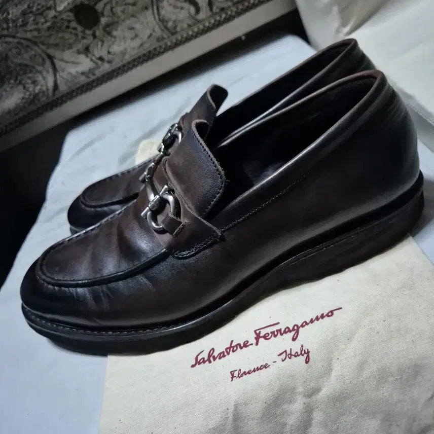 [BUNJANG] Salvatore Ferragamo Dark Brown Loafers (Size 42) / 젊은감성 살바토레 페라가모 다크브라운 새들로퍼 42 (270 +-5)