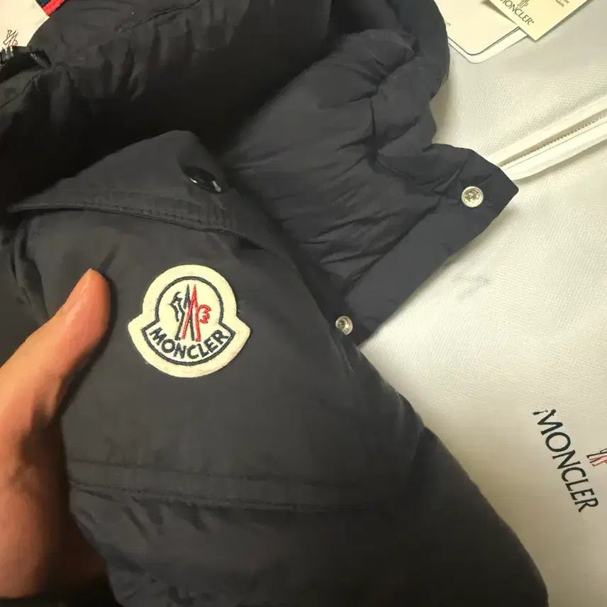 [BUNJANG] Moncler Bezerro 4 / 몽클레어 베제르4