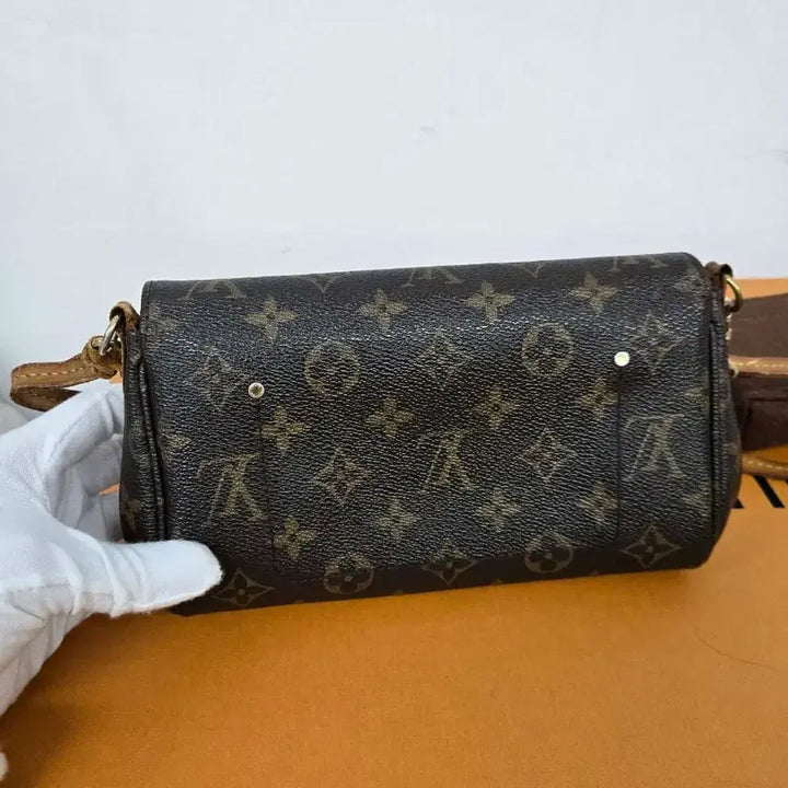 [BUNJANG] Louis Vuitton Favorite Crossbody Bag / [정품][A급] 루이비통 페이보릿 크로스백