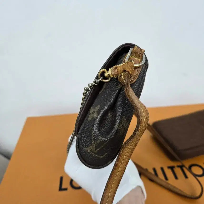 [BUNJANG] Louis Vuitton Favorite Crossbody Bag / [정품][A급] 루이비통 페이보릿 크로스백