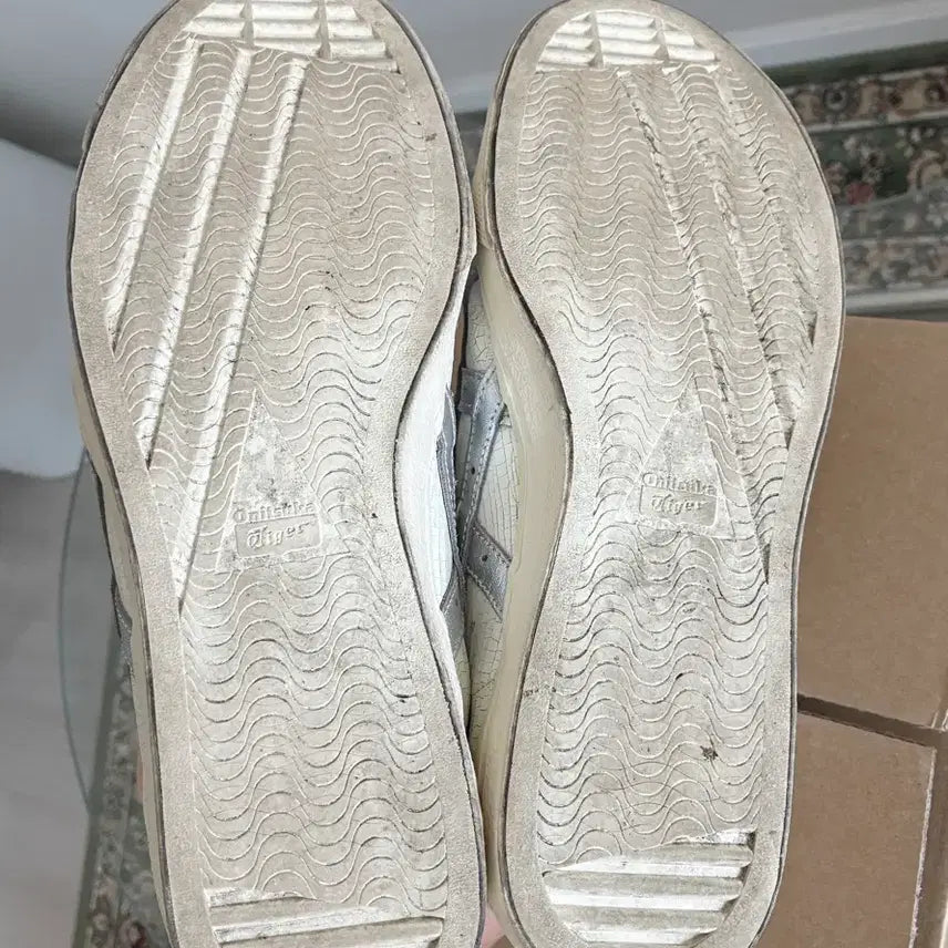 [BUNJANG] Onitsuka Tiger Fabre Silver Sneakers / 오니츠카타이거 파브레 실버 270