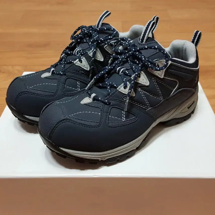 [BUNJANG] Timberland Pro Willow Trail ESD Women's Safety Hiking Shoes 235 / 1착)팀버랜드 프로윌로우 트레일 ESD 여성 안전화/등산화 235