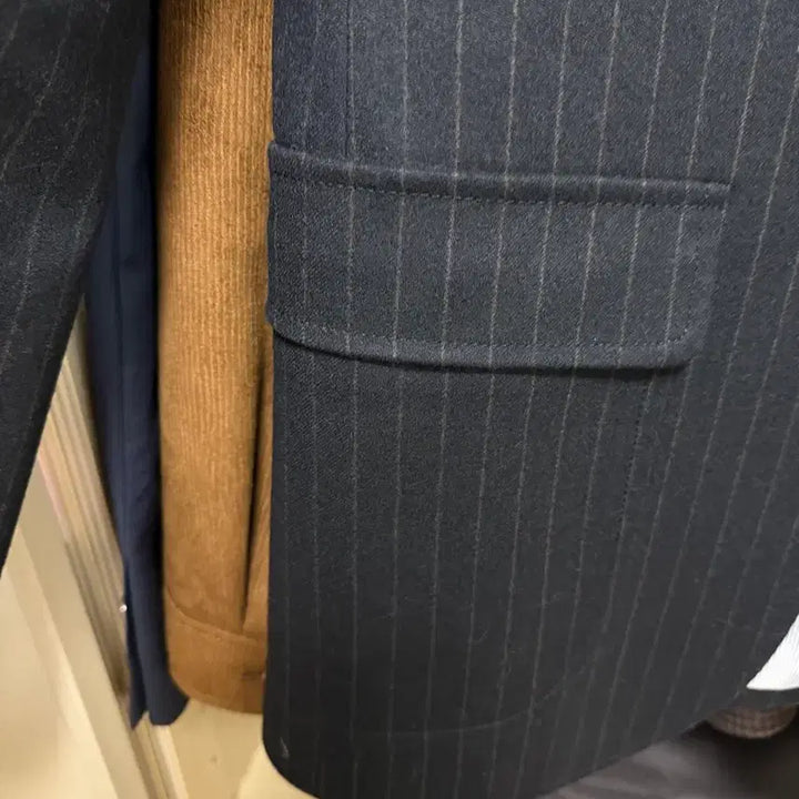 [BUNJANG] Customellow 2-Button Pinstripe Blazer / 커스텀멜로우 2버튼 자켓