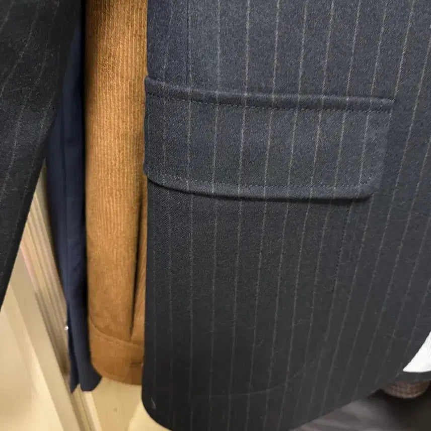 [BUNJANG] Customellow 2-Button Pinstripe Blazer / 커스텀멜로우 2버튼 자켓
