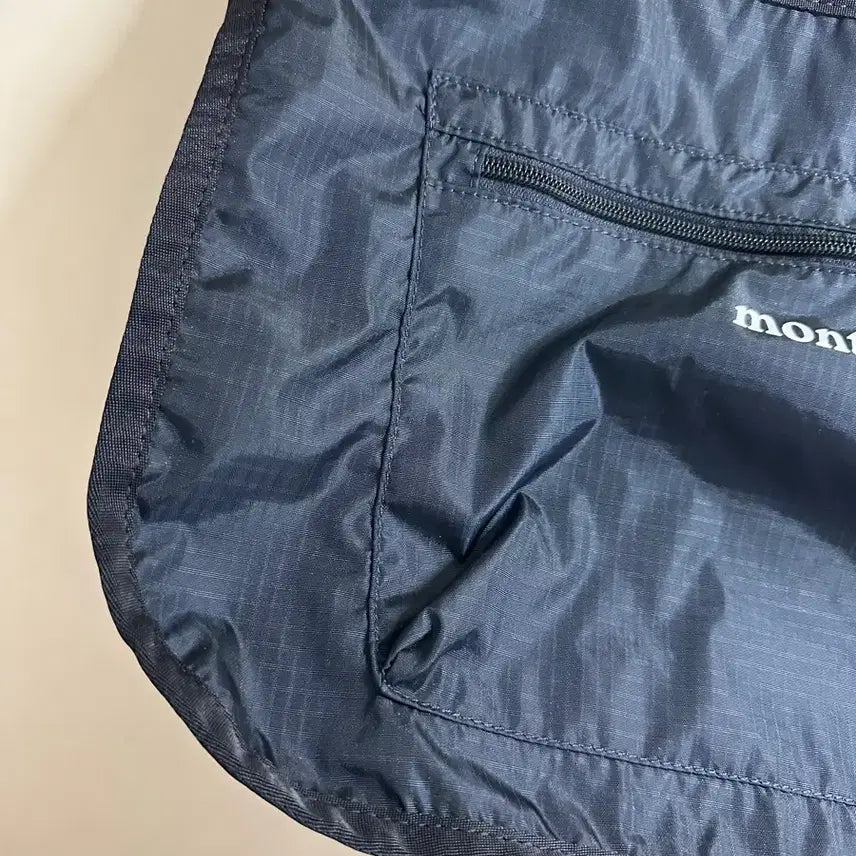 [BUNJANG] Mongrel Crossbody Bag (Navy) / 몽벨 크로스백(네이비) 판매합니다.