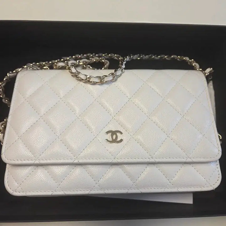 [BUNJANG] Chanel WOC White Caviar Gold Chain Bag / 샤넬 woc