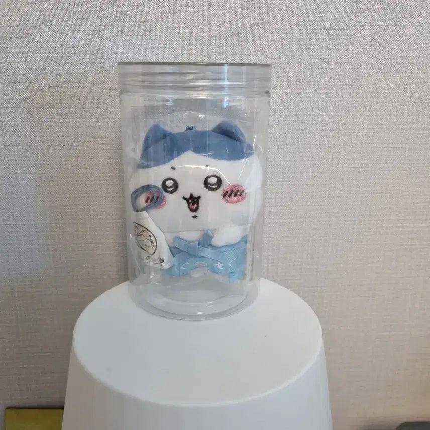 [BUNJANG] Chiikawa Mogumogu Honpo Clerk Mascot - Hachiware / 치이카와 모구모구혼포 점원 마스코트 - 하치와레