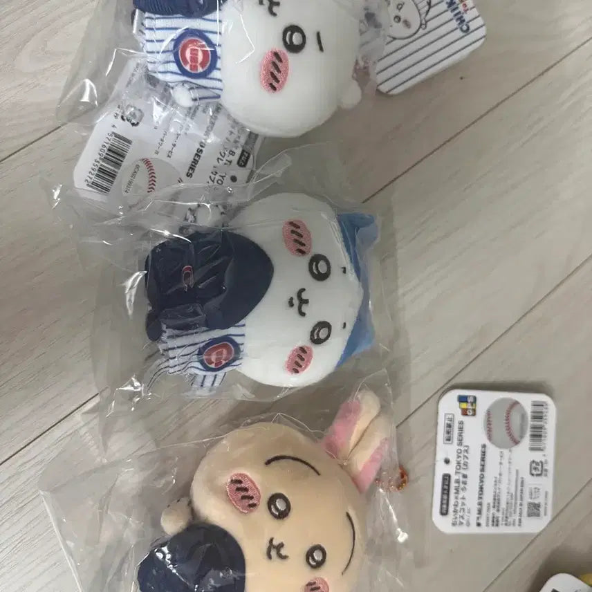 [BUNJANG] Chiikawa MLB Tokyo Series Usagi Mascot / 치이카와 MLB 도쿄 시리즈 마코 마스코트 우사기 하치와레
