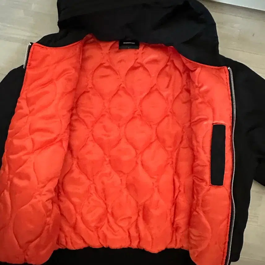 [BUNJANG] Roaringrad Shiring MA-1 Bomber Jacket / 로어링라드 후드 셔링 MA-1 블랙 봄버 품절상품