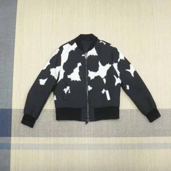 [BUNJANG] Neil Barrett Cow Patch Bomber Jacket Black / (M/95) 닐바렛 남성 카우 패치 봄버 자켓 블랙