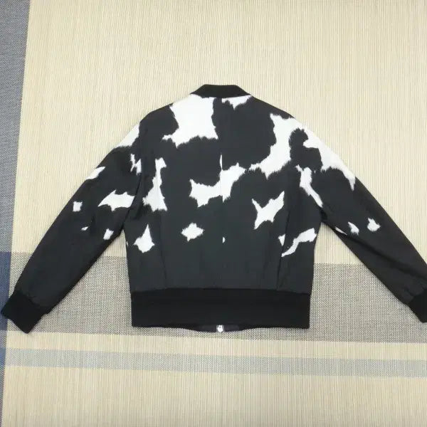 [BUNJANG] Neil Barrett Cow Patch Bomber Jacket Black / (M/95) 닐바렛 남성 카우 패치 봄버 자켓 블랙
