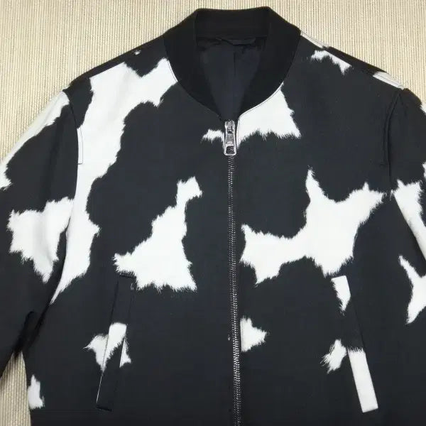 [BUNJANG] Neil Barrett Cow Patch Bomber Jacket Black / (M/95) 닐바렛 남성 카우 패치 봄버 자켓 블랙