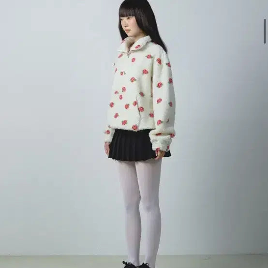 [BUNJANG] Yoo Hee Rose Pattern Fleece / 유희 장미 패턴 뽀글이 플리스 후리스 교신 가능 에이블리 무신사