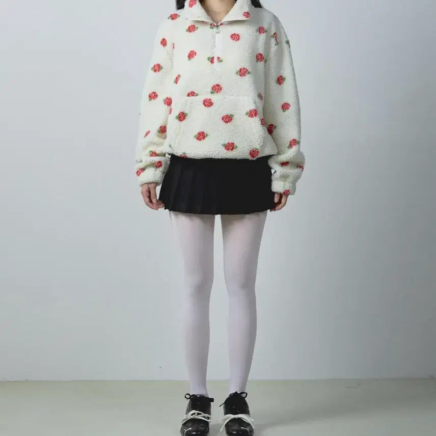 [BUNJANG] Yoo Hee Rose Pattern Fleece / 유희 장미 패턴 뽀글이 플리스 후리스 교신 가능 에이블리 무신사
