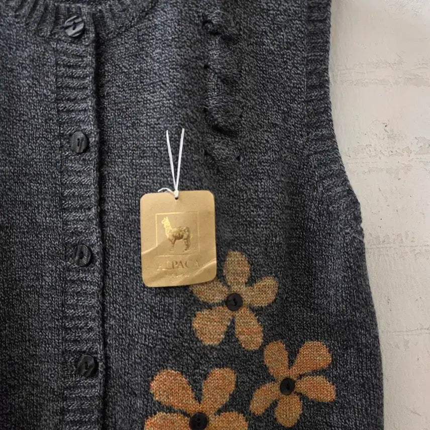 [BUNJANG] Floral Embroidered Alpaca Knit Vest / 택있는 새상품 플로럴 자수 알파카 니트 베스트