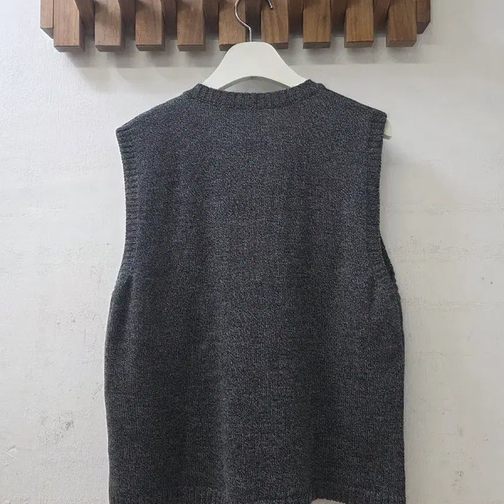 [BUNJANG] Floral Embroidered Alpaca Knit Vest / 택있는 새상품 플로럴 자수 알파카 니트 베스트