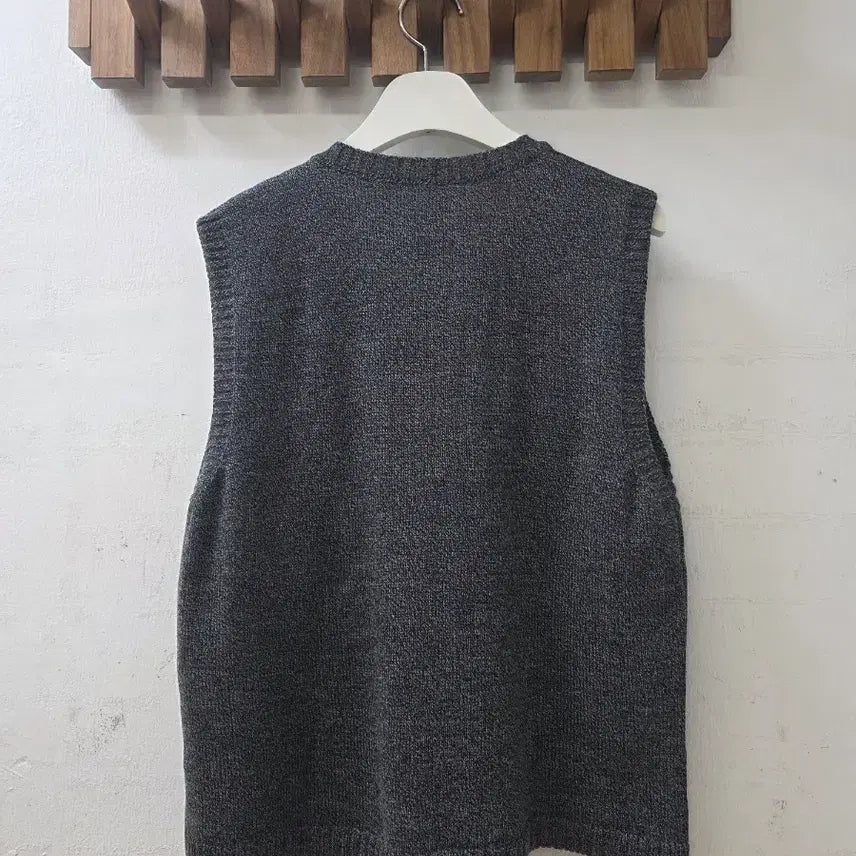 [BUNJANG] Floral Embroidered Alpaca Knit Vest / 택있는 새상품 플로럴 자수 알파카 니트 베스트