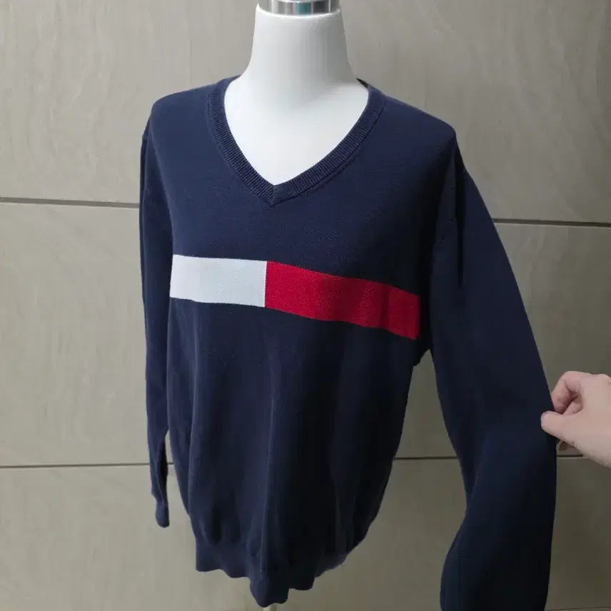 [SOLD OUT] 타미힐피거 브이넥 니트 네이비 100~105
