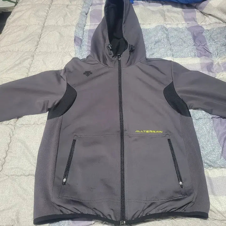 [BUNJANG] Descente Hoodie Jacket / 데상트 후드집업자켓