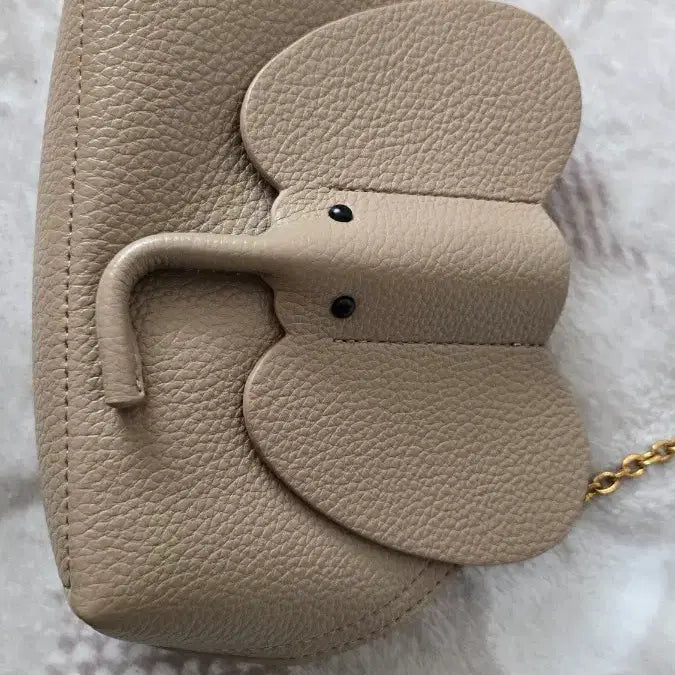 [BUNJANG] Beige Elephant Mini Crossbody Bag / 베이지 코끼리 미니 크로스백 / 파우치겸용 / 상태최상