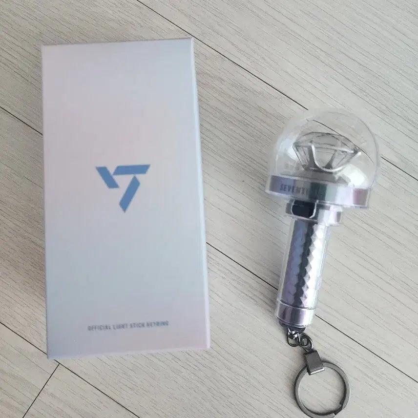 [BUNJANG] SEVENTEEN Official Carat Bong Mini Keyring / 세븐틴 캐럿봉 미니키링