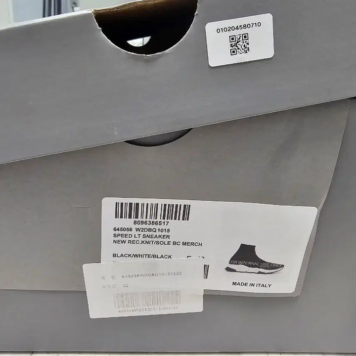 [BUNJANG] Balenciaga Speed Runner Sneakers (Size 42) / 발렌시아가 근본 스피드러너 645056 스니커즈 42사이즈