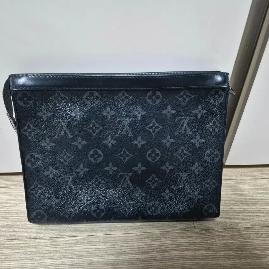 [BUNJANG] Louis Vuitton Monogram Pochette Voyage Clutch / 루이비통 정품 모노그램 포쉐트 보야주 클러치 팝니다