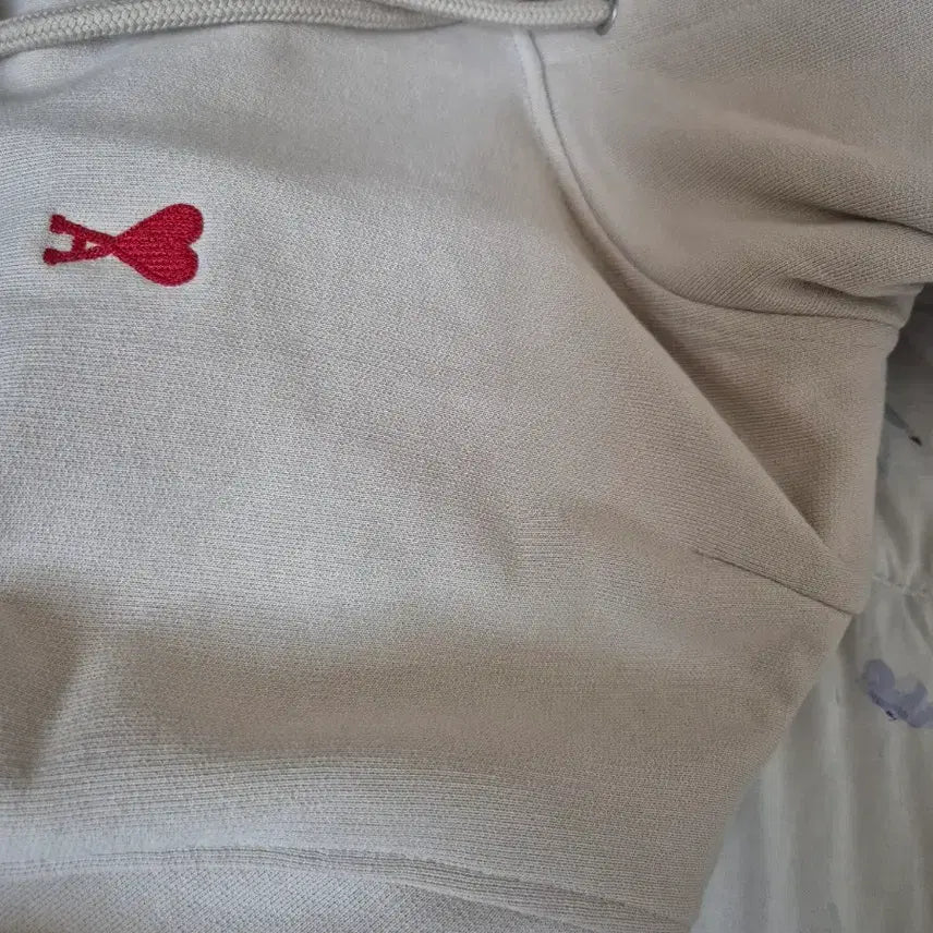 [BUNJANG] BTS Army Small Heart Logo Hoodie Beige XL / 아미 스몰 하트 로고 후드티 베이지 xl