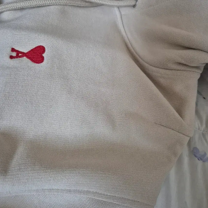 [BUNJANG] BTS Army Small Heart Logo Hoodie Beige XL / 아미 스몰 하트 로고 후드티 베이지 xl