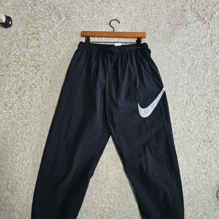 [BUNJANG] Nike Sportswear Essential Jogger Pants (Women's L) / 여성L 75 나이키 스포츠웨어 에센셜 조거팬츠