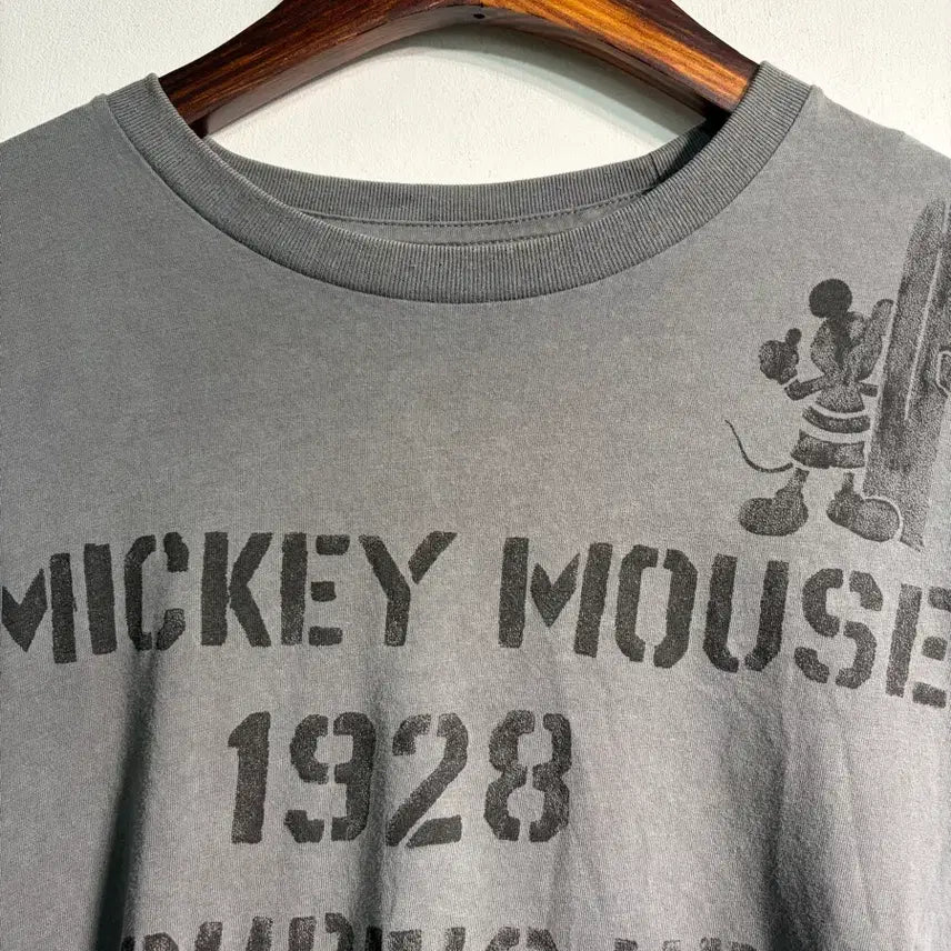 [BUNJANG] Uniqlo UT Mickey Mouse Graphic T-Shirt (Size M) / 만원샵) Uniqlo UT 유니클로 유티 미키마우스 M A827