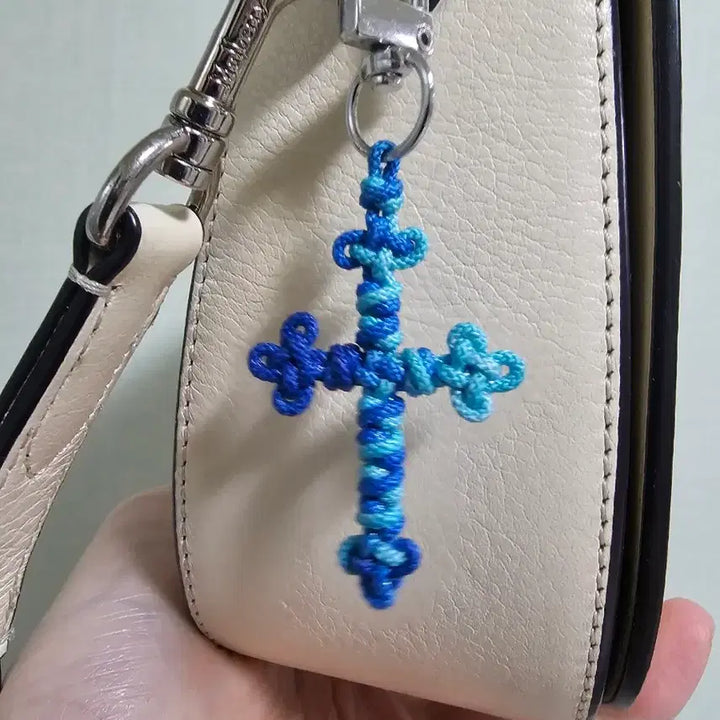 [BUNJANG] Handmade Gradient Sky-Sea Cross Keychain / (직접 제작)하늘바다색 십자가 키링