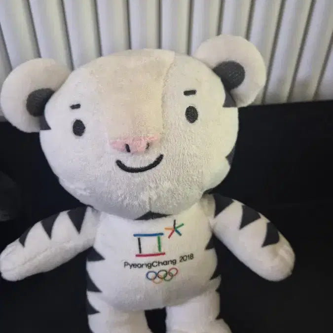 [BUNJANG] 2018 Pyeongchang Olympics Mascot Bandabi &amp; Soohorang Doll Set / 평창올림픽 마스코트 반다비/수호랑 인형 세트