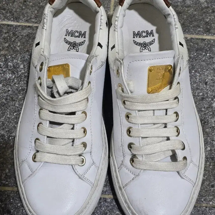 [BUNJANG] MCM White Logo Print Sneakers Size 37 / MCM 화이트 로고 프린트 스니커즈 37사이즈