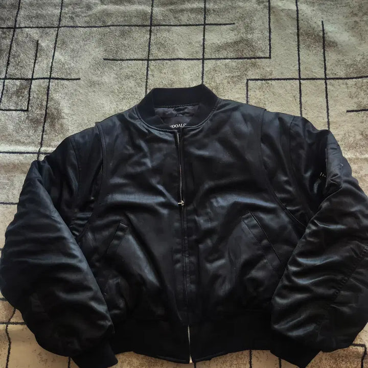 [BUNJANG] W.A.U. Black MA-1 Padded Jacket (Size S) / 우알롱 MA-1 블랙 패딩 자켓 사이즈 S