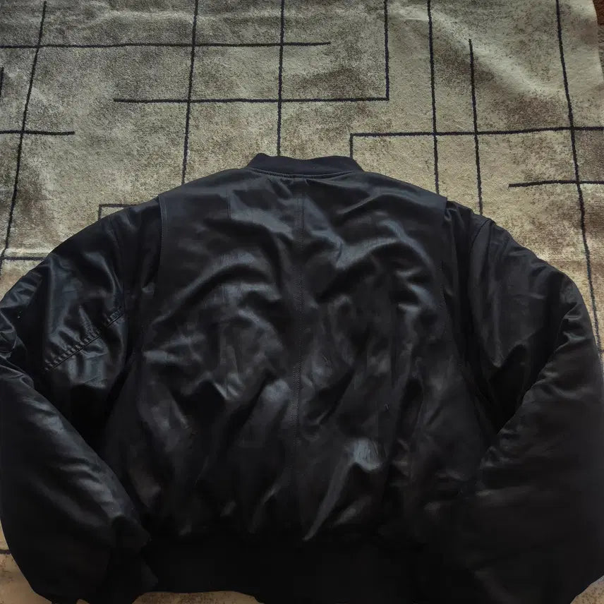 [BUNJANG] W.A.U. Black MA-1 Padded Jacket (Size S) / 우알롱 MA-1 블랙 패딩 자켓 사이즈 S