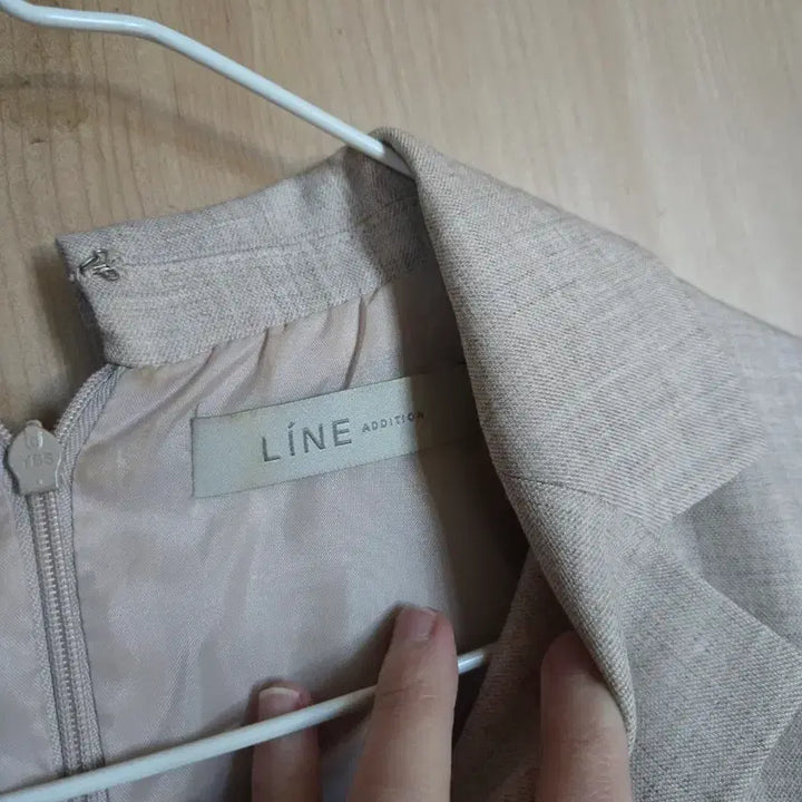 [BUNJANG] LINE Midi Dress / LINE 원피스