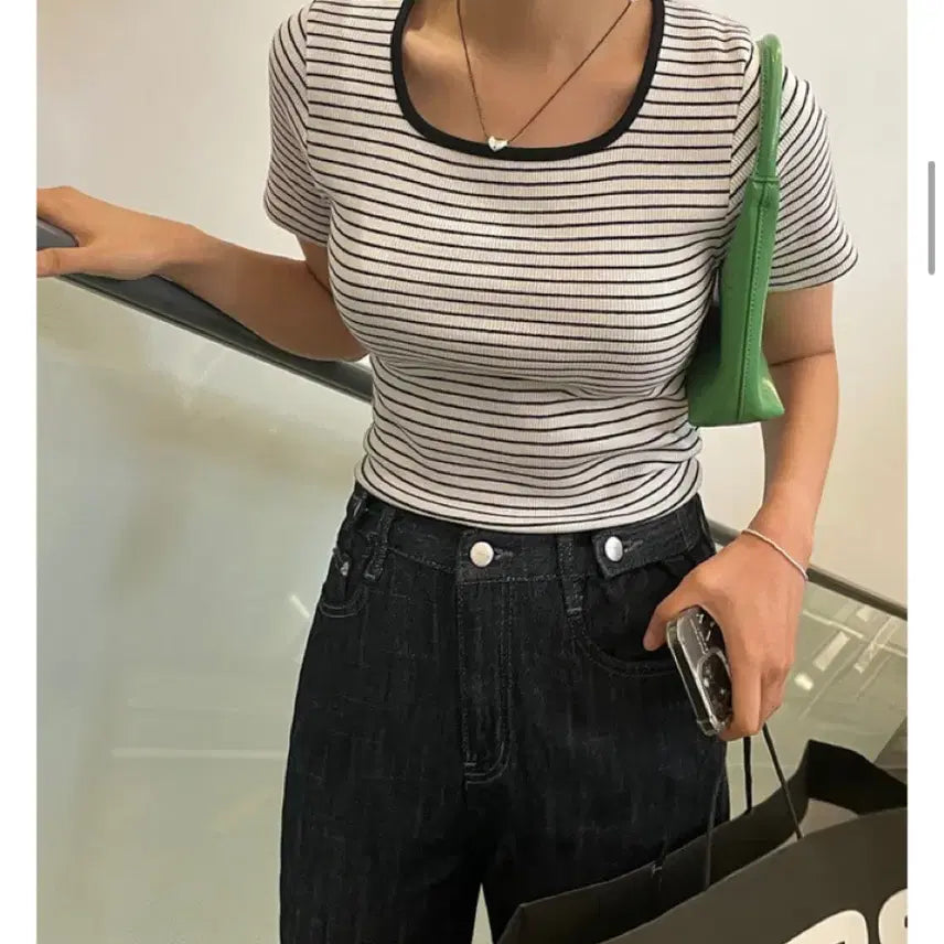 [BUNJANG] LikeU Kate Ribbed Square Neck Stripe T-Shirt / [라이크유] 케이트 골지 스퀘어넥 단가라티(새상품)