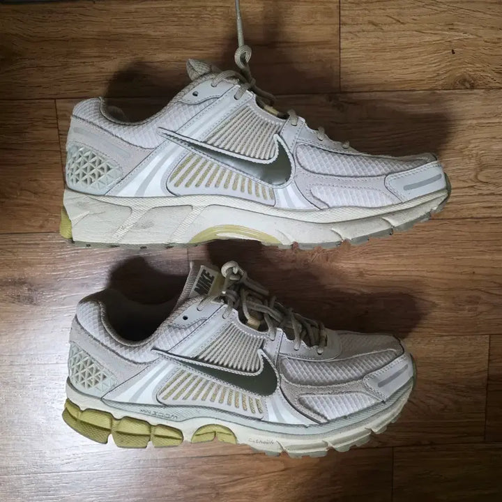 [BUNJANG] Nike Vomero Phantom (Size 270) / 나이키 보메로 팬텀 270사이즈