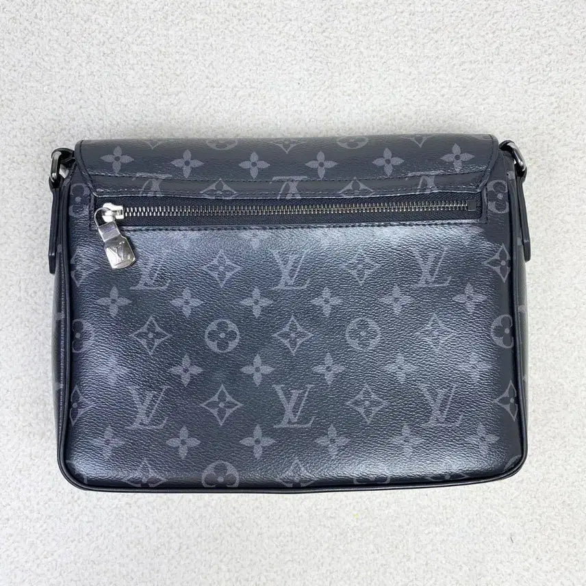 [BUNJANG] Louis Vuitton District PM Messenger Bag / 루이비통 메신저백 디스트릭트 pm