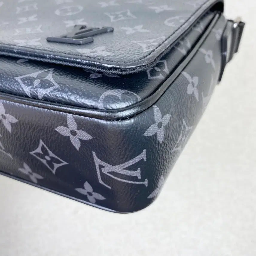 [BUNJANG] Louis Vuitton District PM Messenger Bag / 루이비통 메신저백 디스트릭트 pm