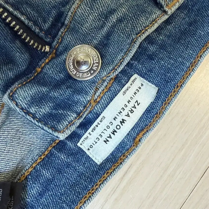 [BUNJANG] ZARA WOMAN Semi Bootcut Denim Pants with Cut Hem / ZARA WOMAN 데님 | 세미 부츠컷 | 밑단 컷팅