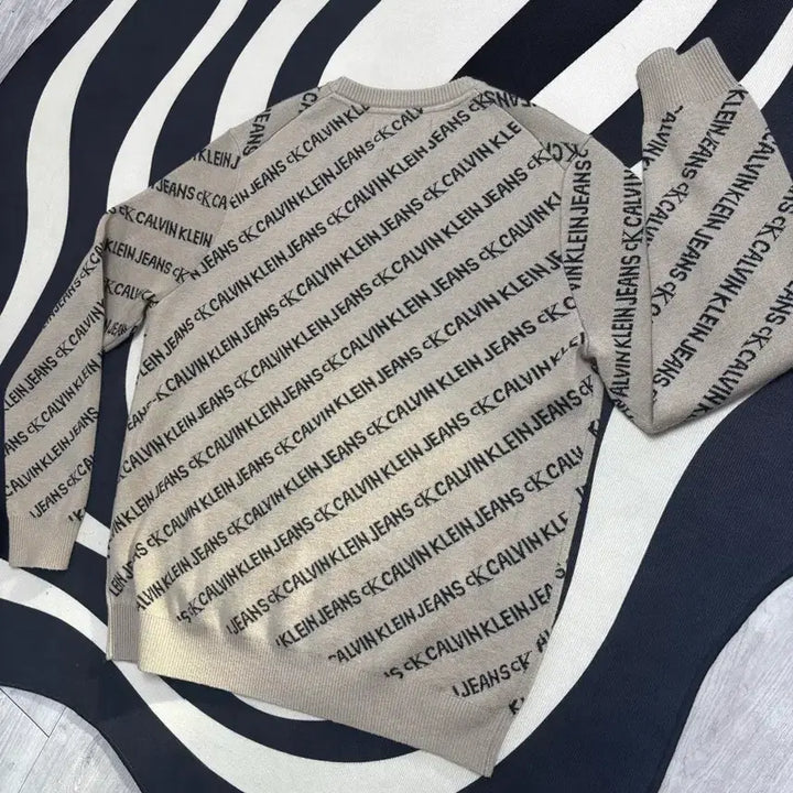 [BUNJANG] Calvin Klein Knit M / 캘빈클라인 니트 M