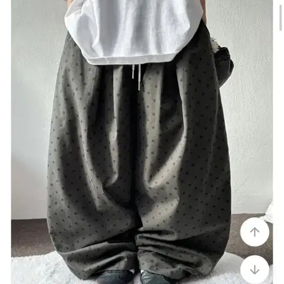 [BUNJANG] Corti Dot Tuduck Balloon Pants Charcoal / 꼬르띠 도트 투덕벌룬팬츠 차콜