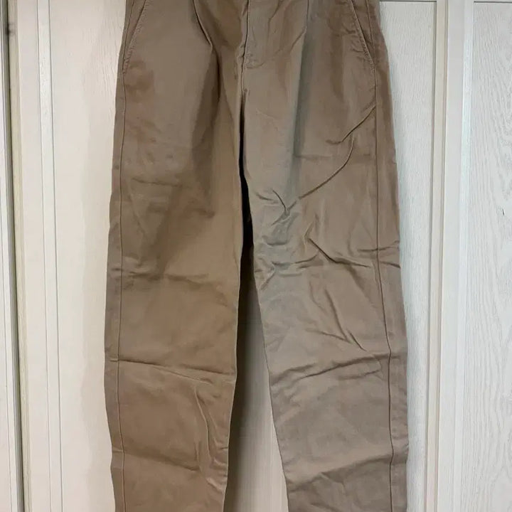 [BUNJANG] Musinsa Standard One-Tuck Regular Fit Chino Pants Beige / 무신사 스탠다드 원 턱 레귤러 핏 치노 팬츠 베이지 30